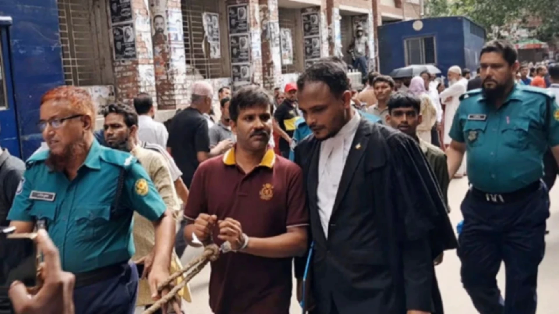 সাংবাদিক সাঈদ খানসহ ৬ জন রিমান্ডে