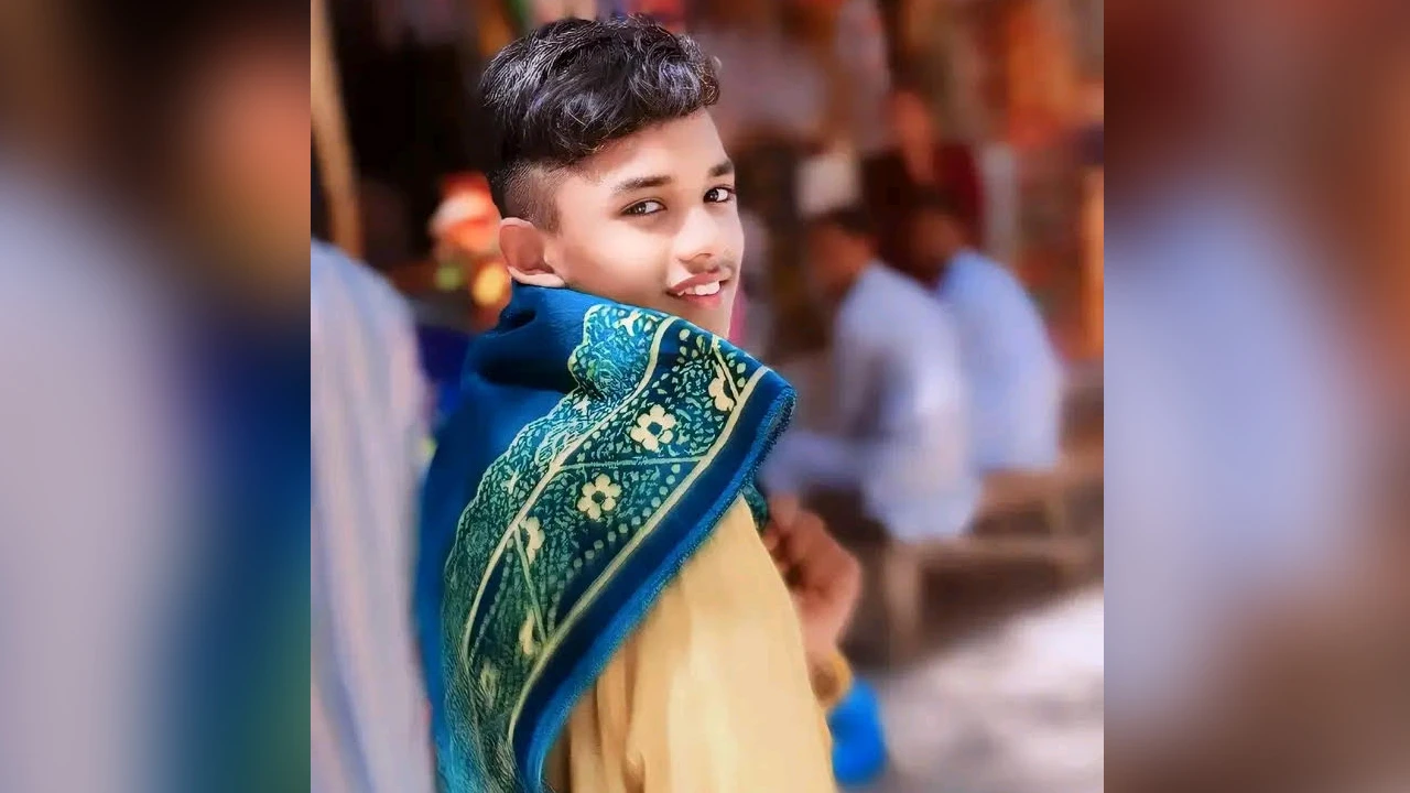 ছিনতাইয়ে বাধা দেওয়ায় মোহাম্মদপুরে স্কুলশিক্ষার্থীকে কুপিয়ে জখম