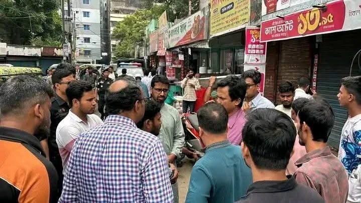 র‍্যাব পরিচয়ে জবির ছাত্রী মেসে থেকে শিক্ষার্থীকে অপহরণের চেষ্টা
